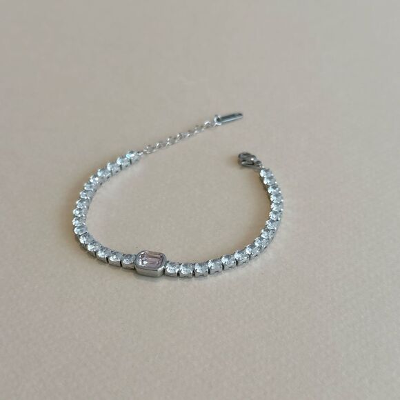 Elegant Silver and Pink Bracelet N1477 - Picture 3 of 4